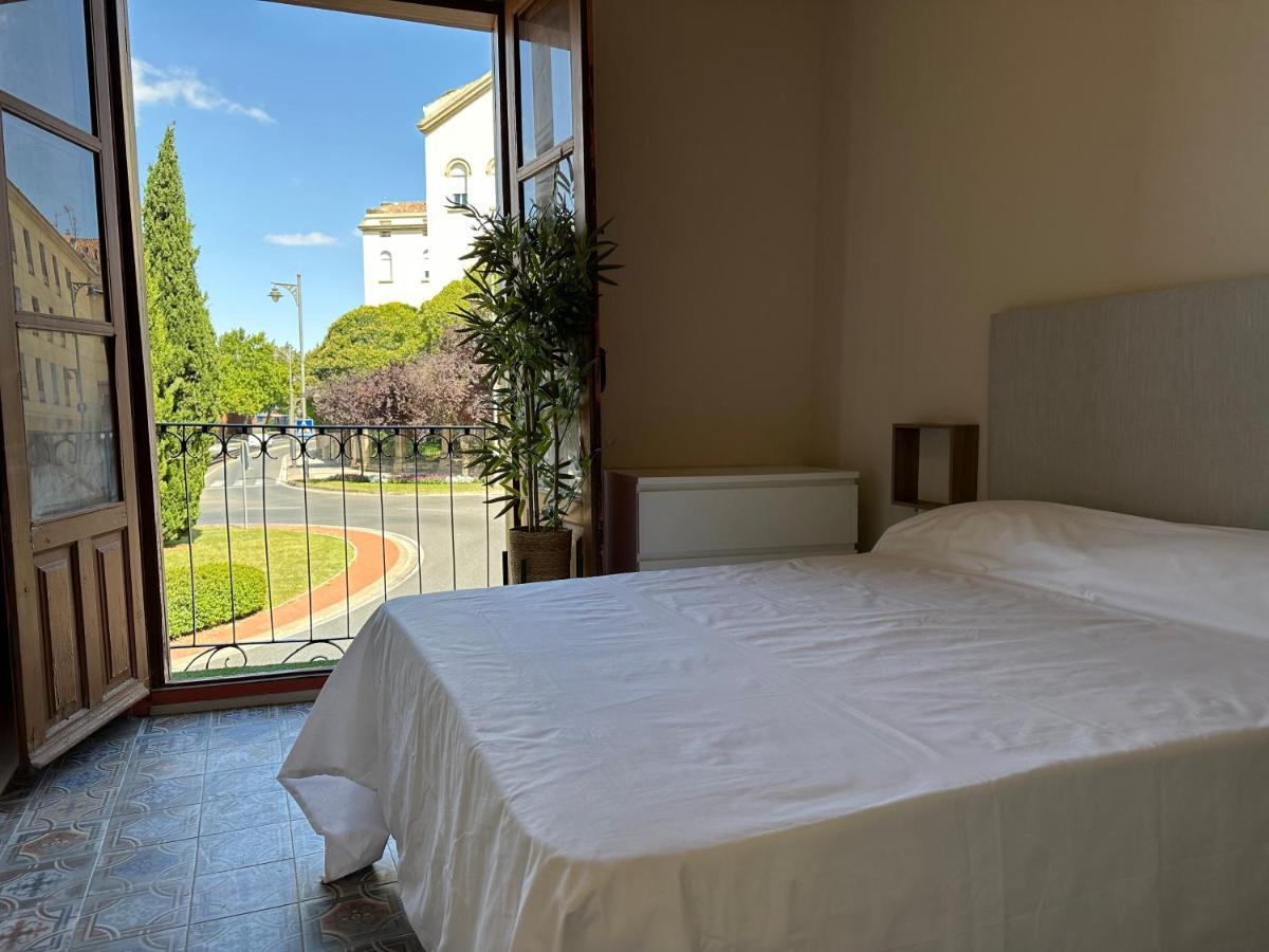Apartamento Puente De Piedra Logroño Esterno foto